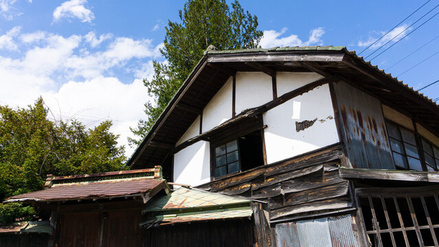 『空き家で稼ぐ』の新常識:古さの価値を信じる古民家再生と地域創生の事例